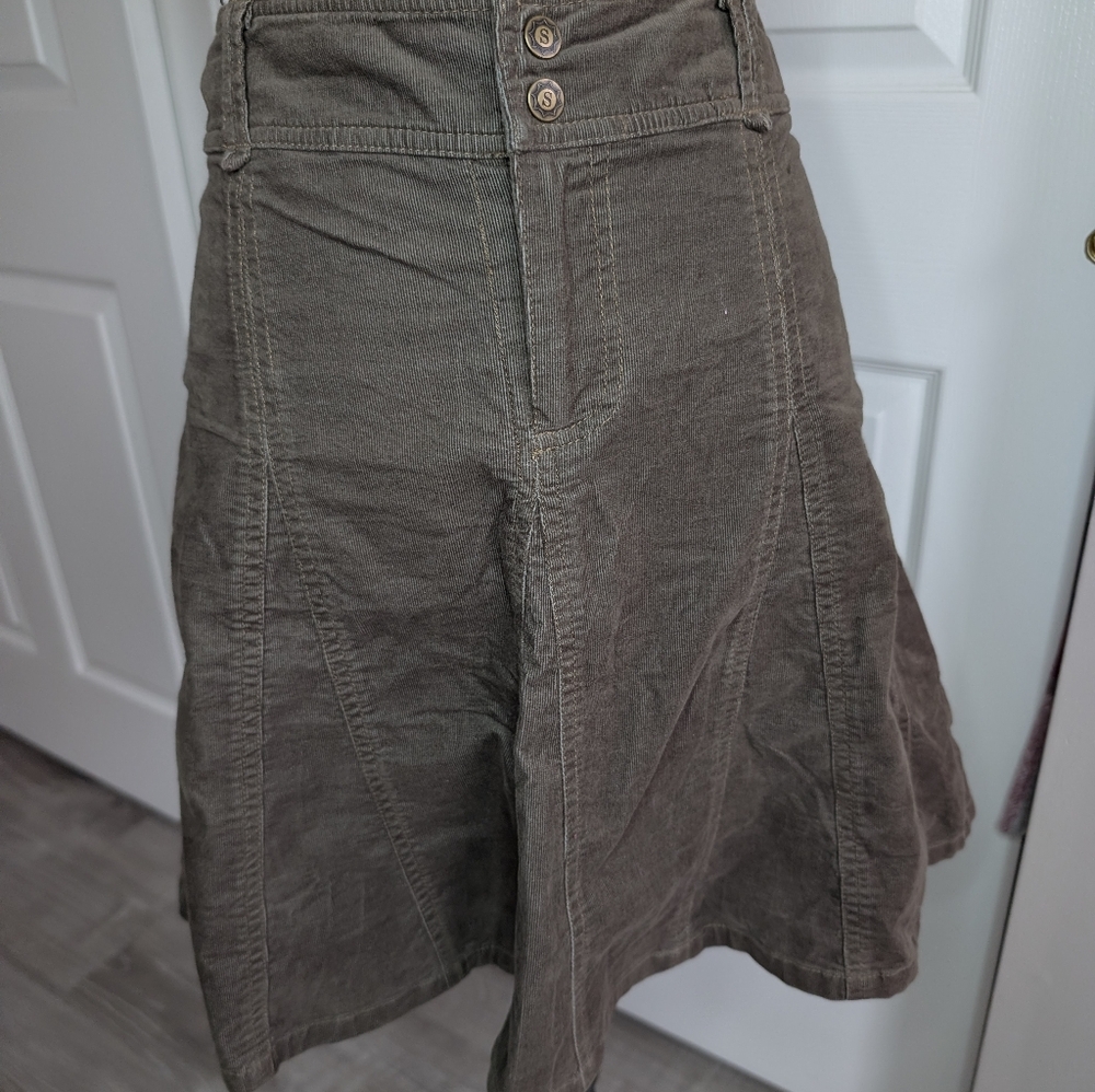 Sahalie High-Waist A-Line Corduroy Skirt in Olive Brown